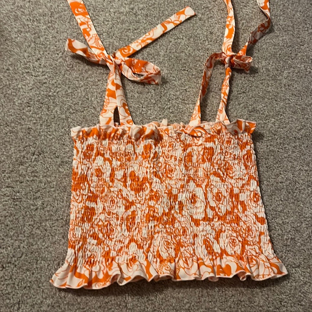 NWOT Orange Crop Top - Size Small but can for XS-Large!